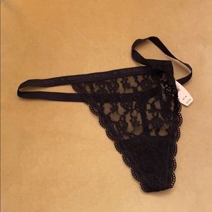 Victoria’s Secret Black Lace Thong NWT Size M